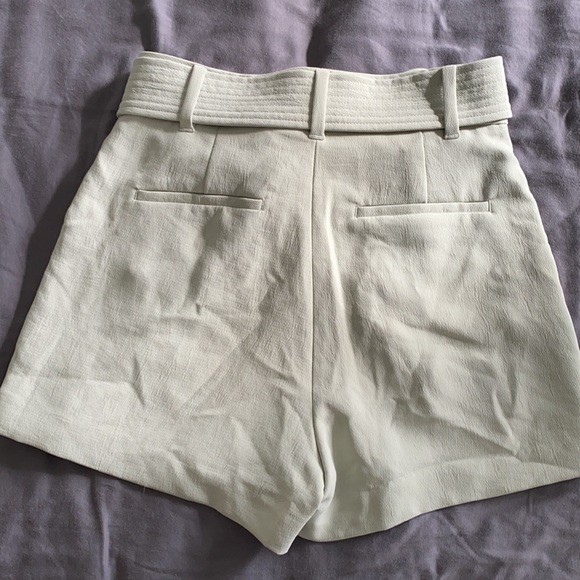 Wilfred
TIE-FRONT SHORT
SILVER SAGE GREEN - Picture 2 of 3